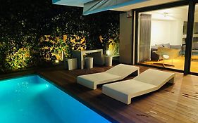 Elegant And Private Living By Neuvel